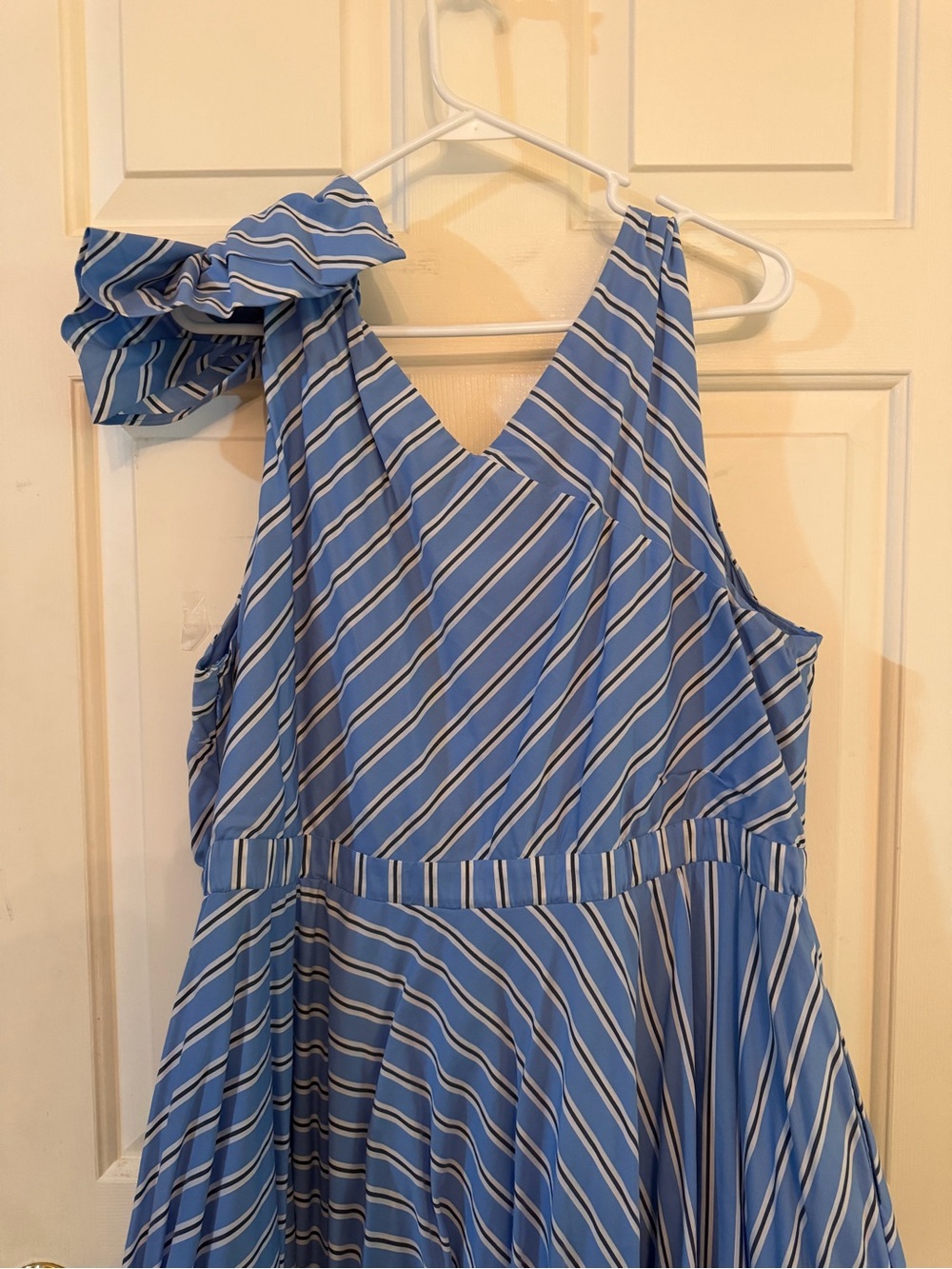 ⭐️2/25$ Office Glam! Blue Striped woman’s Dress with Bow - Picture 7 of 10